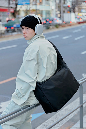 HOLIDAY BAG LARGE - BLACK