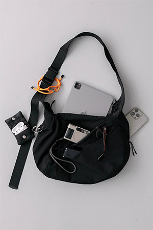 (CLESSTE) SOFT SHELL FUTURE BAG - BLACK