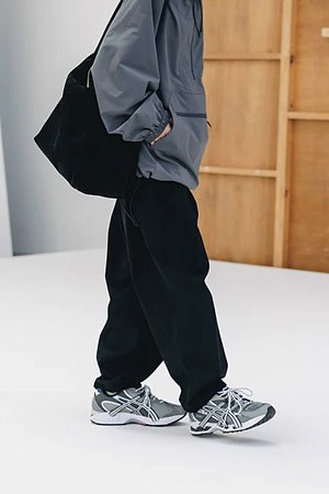 (CLESSTE) GABARDINE CITY UNIFORM WIDE TAPERED PANTS - BLACK