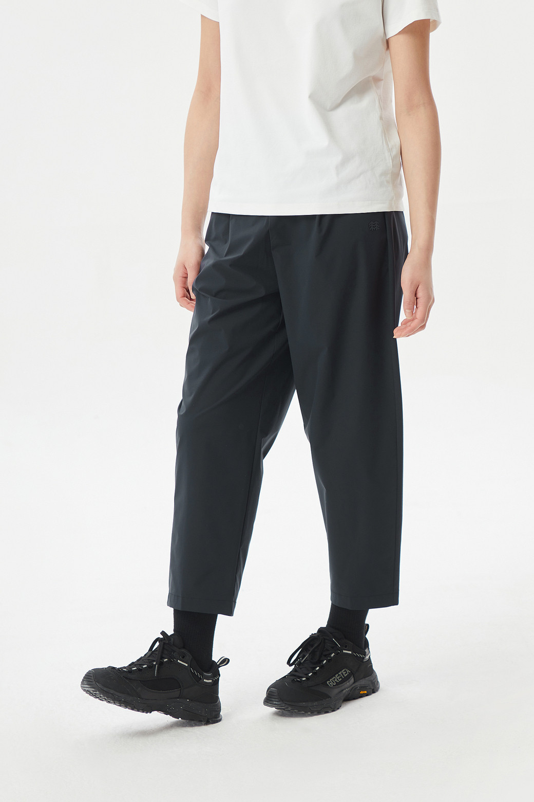 KOLON SPORT - 롱팬츠 - 여성 크롭 테이퍼드 팬츠