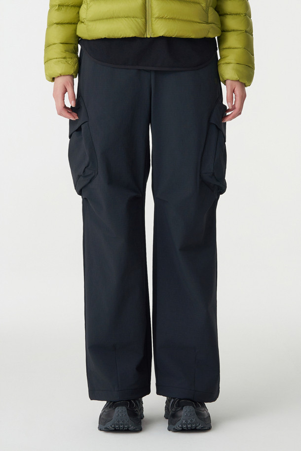 여성 루즈핏 카고 조거 팬츠_BLACK-a