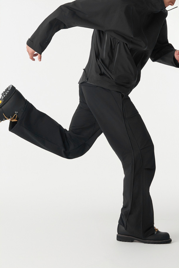 코오롱스포츠-의류 하의-남성 루즈핏 사이드 지퍼 팬츠