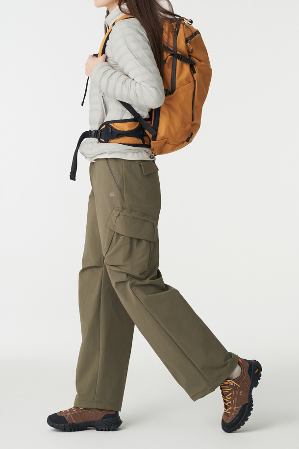 코오롱스포츠-의류 하의-여성 루즈핏 카고 조거 팬츠