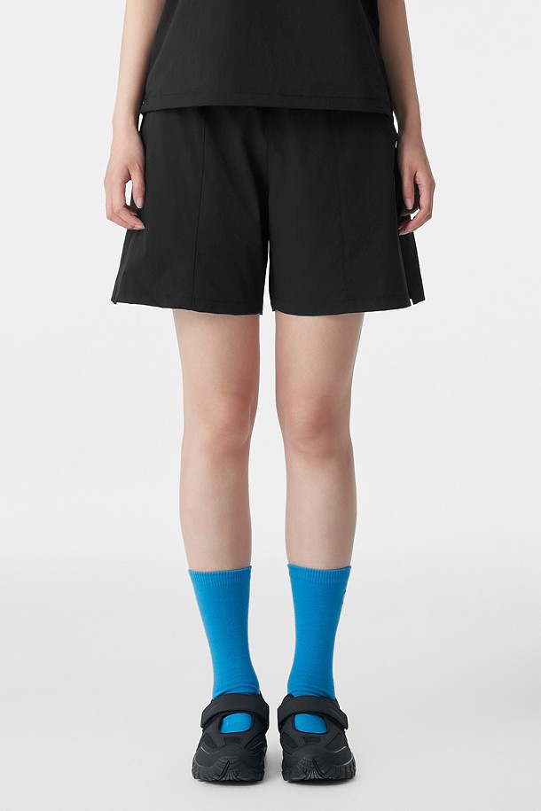 여성 데이팩 와이드핏 쇼츠_BLACK-a