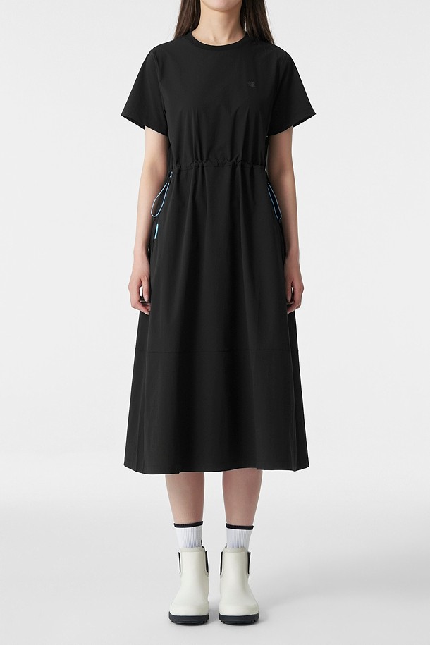 여성 데이팩 라운드넥 반팔 원피스_BLACK-a