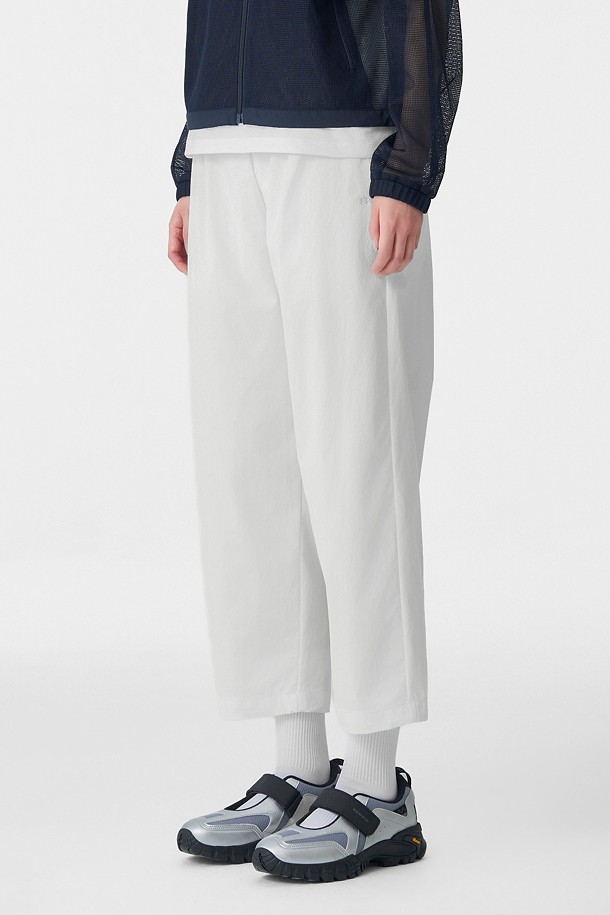 코오롱스포츠-의류 하의-여성 테이퍼드핏 크롭 팬츠