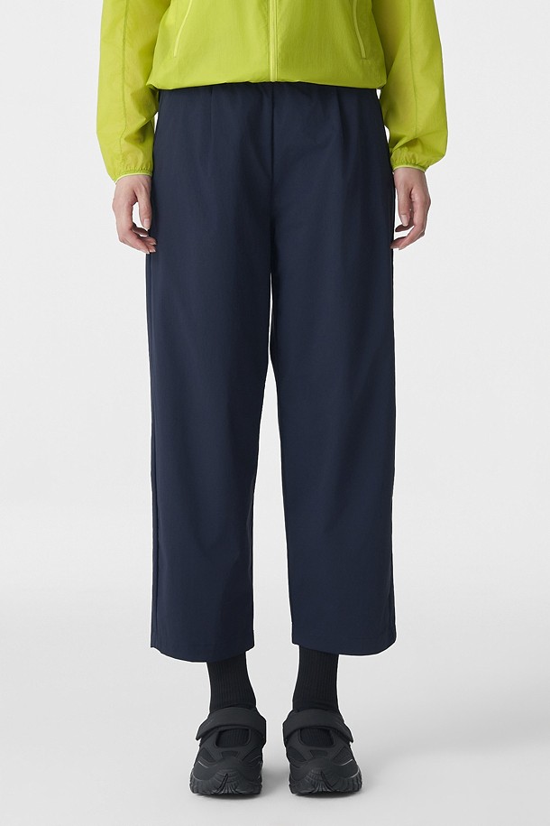 여성 테이퍼드핏 크롭 팬츠_NAVY-a