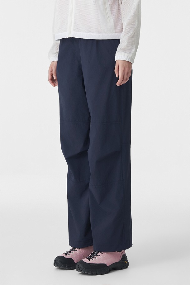 코오롱스포츠-의류 하의-여성 루즈핏 파라슈트 팬츠