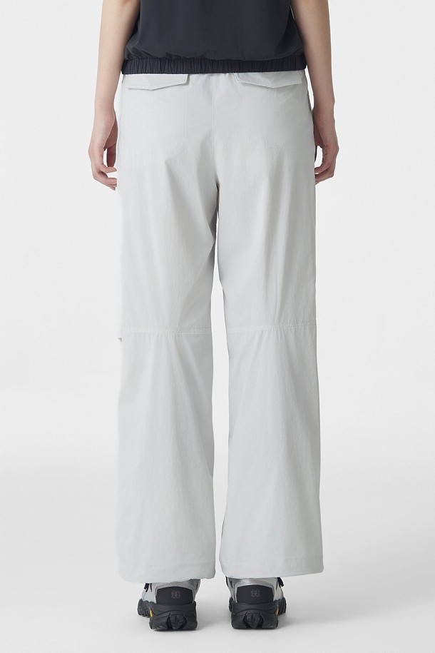 코오롱스포츠-의류 하의-여성 루즈핏 파라슈트 팬츠