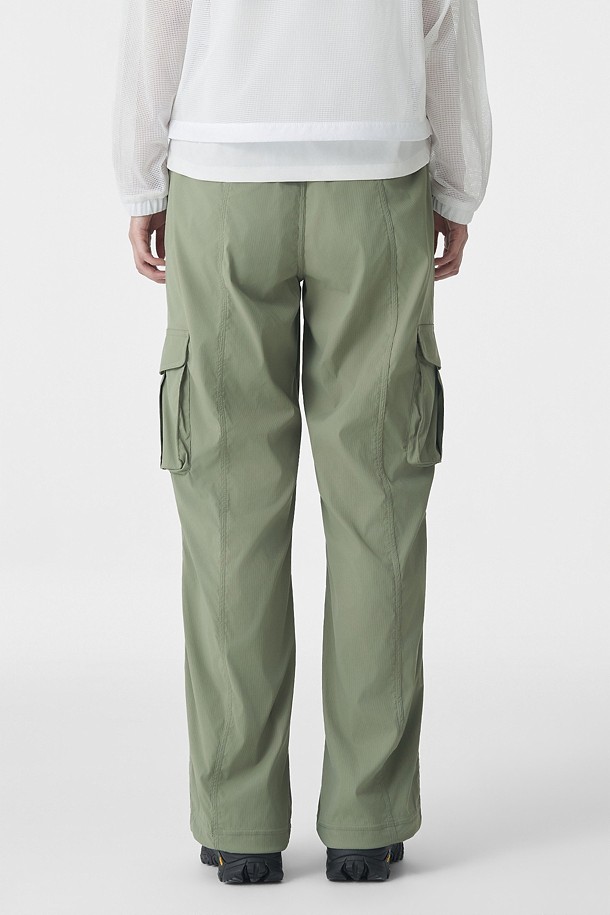 코오롱스포츠-의류 하의-여성 레귤러핏 퍼커링 팬츠