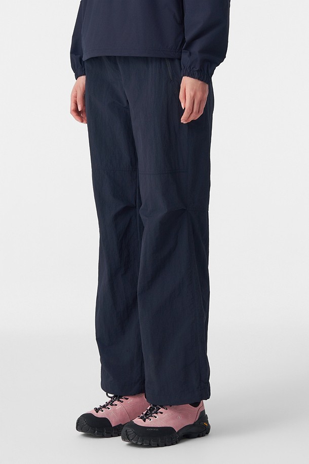 코오롱스포츠-의류 하의-여성 우븐 레귤러핏 밴딩 팬츠 (SET-UP)