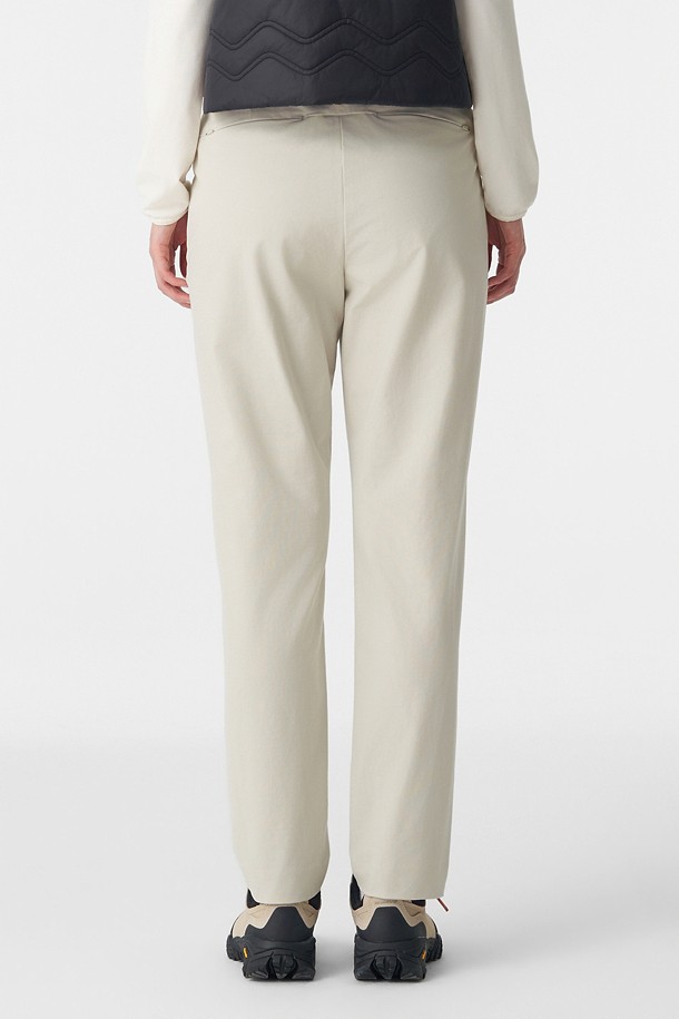 코오롱스포츠-의류 하의-여성 테이퍼드핏 베이직 팬츠