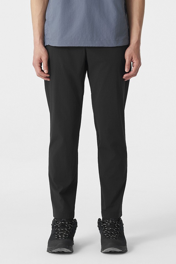 남성 테이퍼드핏 스탠다드 팬츠_BLACK-a