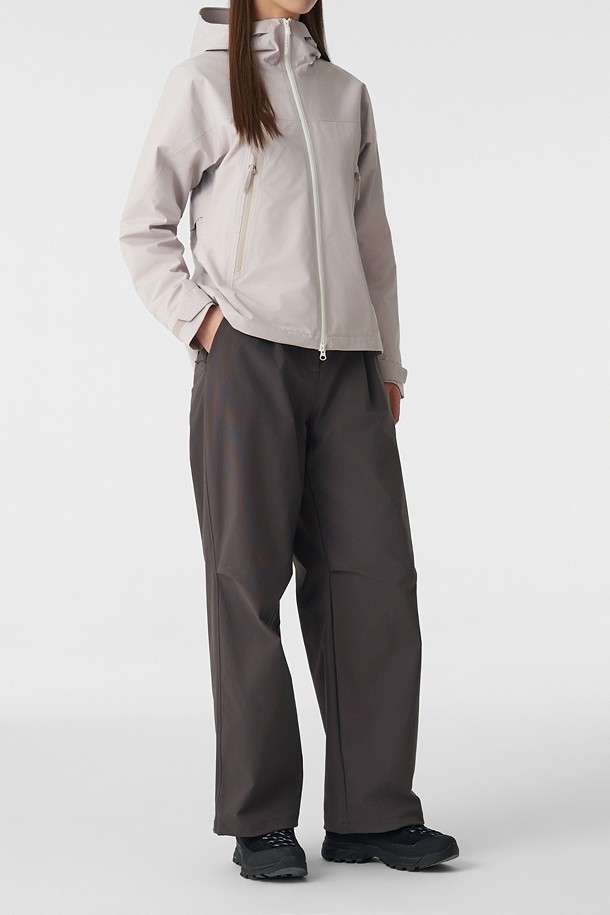 코오롱스포츠-의류 하의-여성 루즈핏 벨티드 원턱 팬츠