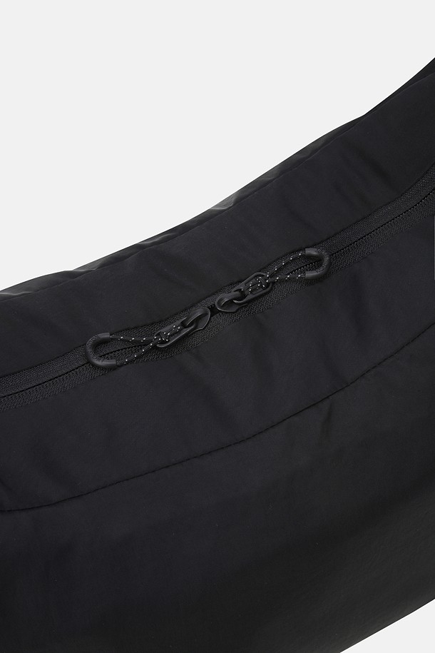 코오롱스포츠-가방 크로스백/토트백-[Seoul Exclusive] 남녀공용 우븐 숄더 크로스백