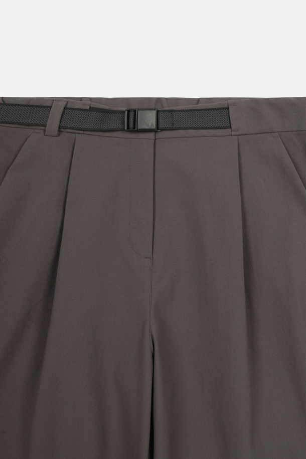 코오롱스포츠-의류 하의-여성 루즈핏 벨티드 원턱 팬츠