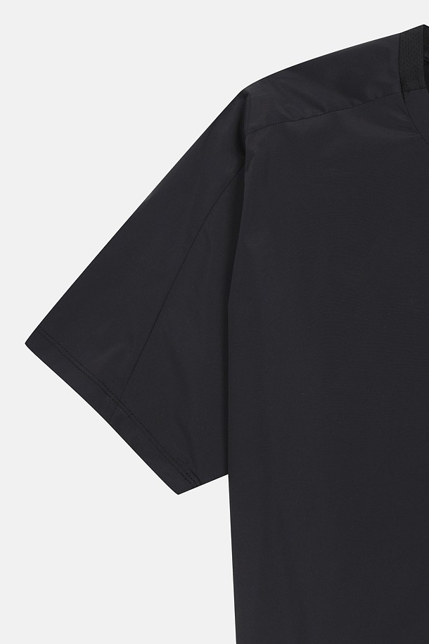 코오롱스포츠-의류 상의-여성 솔라이트 UV 우븐 포켓 라운드넥 반팔 티셔츠