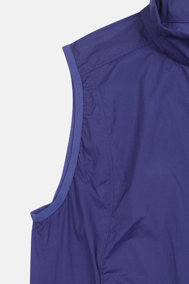 코오롱스포츠-의류 아우터-여성 제노아 레귤러핏 스탠드넥 방풍 베스트