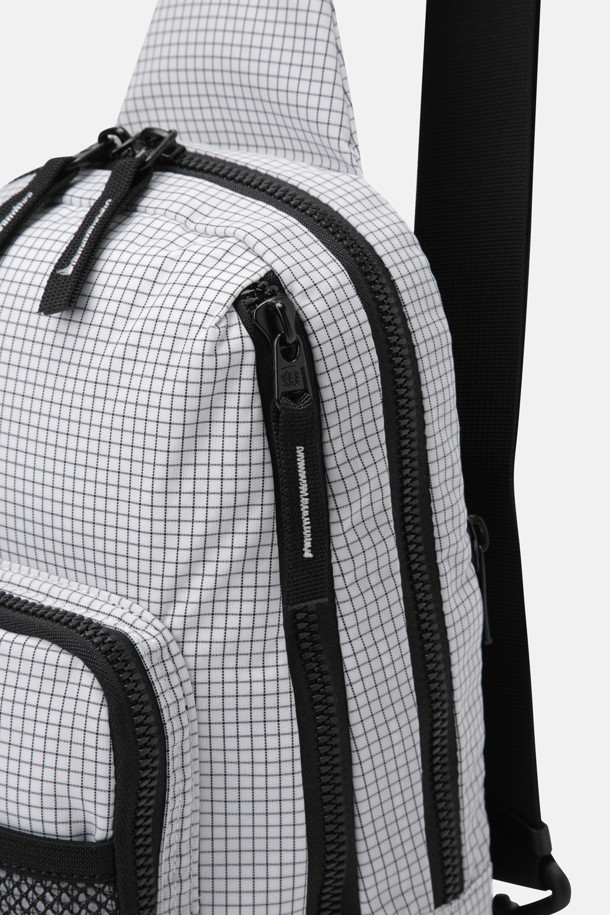 코오롱스포츠-가방 힙색/슬링백-남녀공용 하이킹 원포켓 슬링백