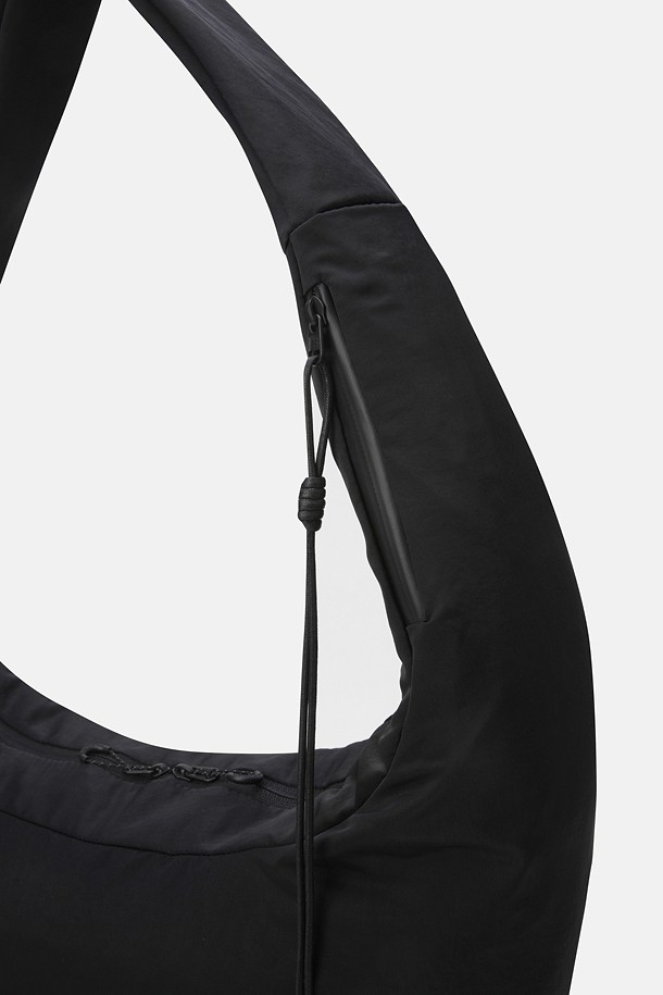 코오롱스포츠-가방 크로스백/토트백-[Seoul Exclusive] 남녀공용 우븐 숄더 크로스백