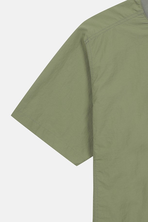 코오롱스포츠-의류 상의-남성 우븐 라운드넥 반팔 티셔츠