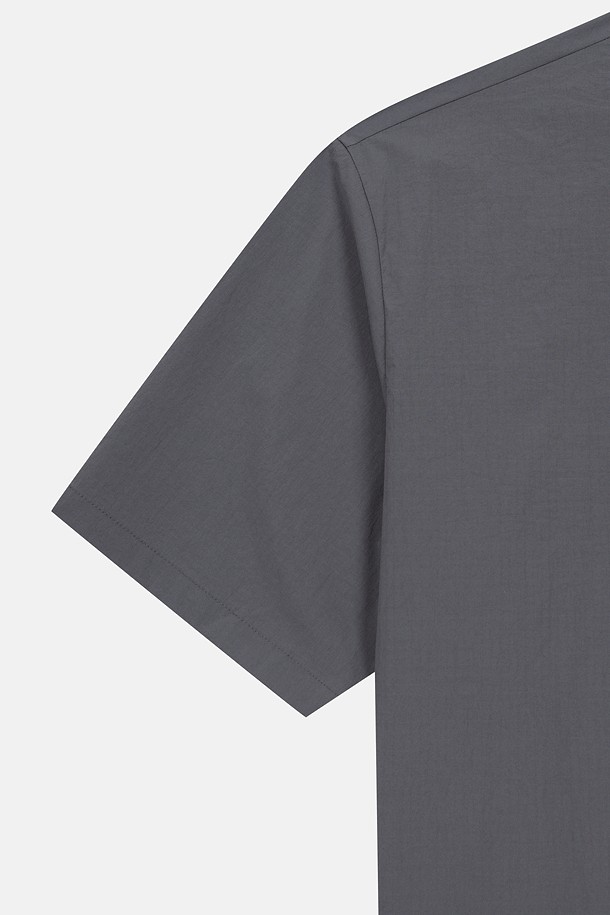 코오롱스포츠-의류 상의-남성 데이팩 루즈핏 아웃포켓 라운드넥 반팔 티셔츠