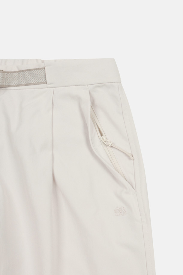 코오롱스포츠-의류 하의-여성 루즈핏 벨티드 원턱 팬츠