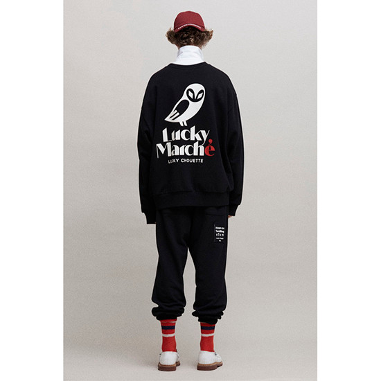 럭키마르쉐(LUCKYMARCHE) 오버사이즈 마르쉐 슈에뜨 스웻셔츠_LQTAW20100BKX