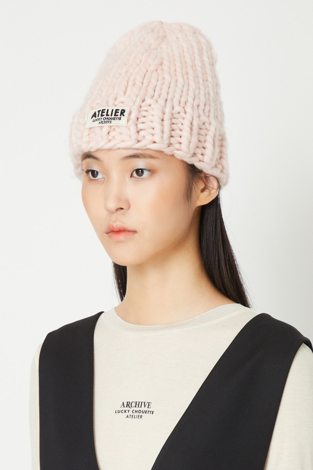 LUCKY CHOUETTE - 모자 - [Atelier] Emblem Point Knit Beanie 