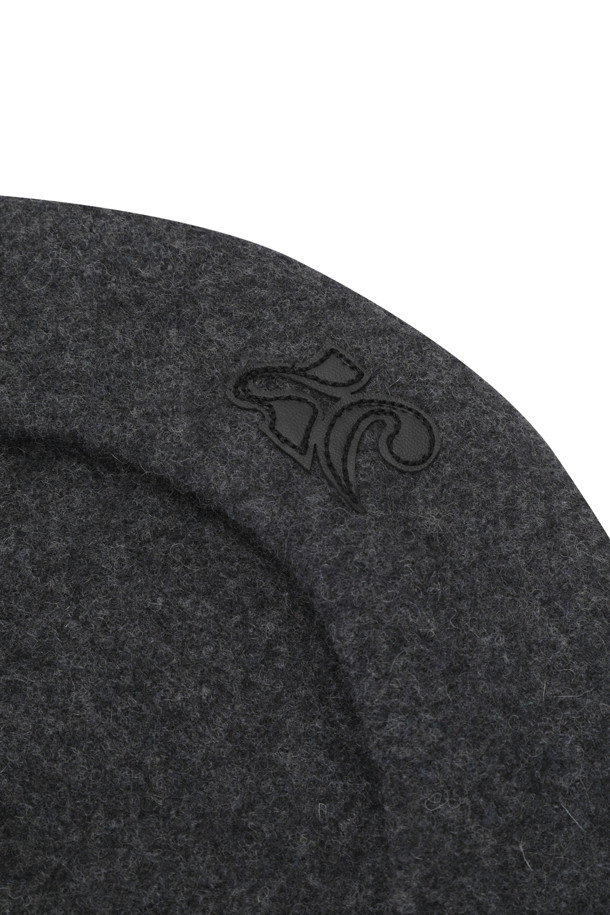 LUCKY CHOUETTE - 모자 - [셀럽착용] Leather Logo Wool Felt Beret