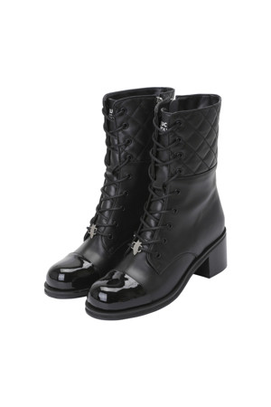 [셀럽착용] Toe Patent Lace-up Quilting Boots