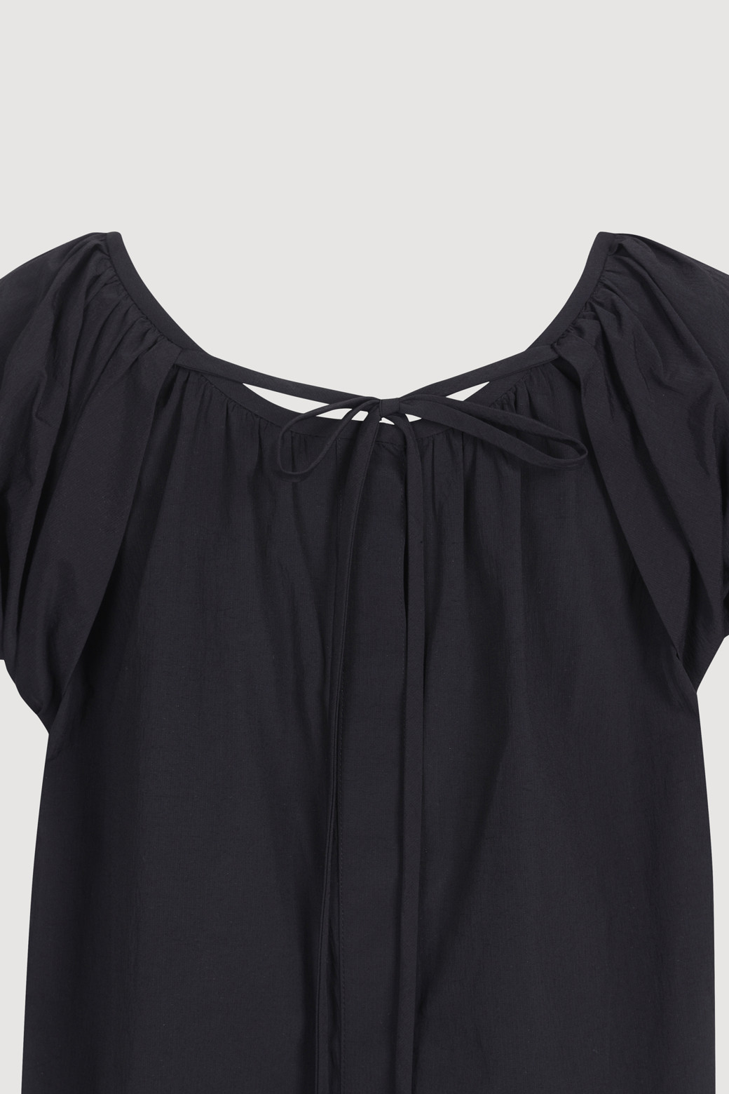 LUCKY CHOUETTE - 블라우스/셔츠 - Sleeve Volume Solid Short-Sleeve Blouse