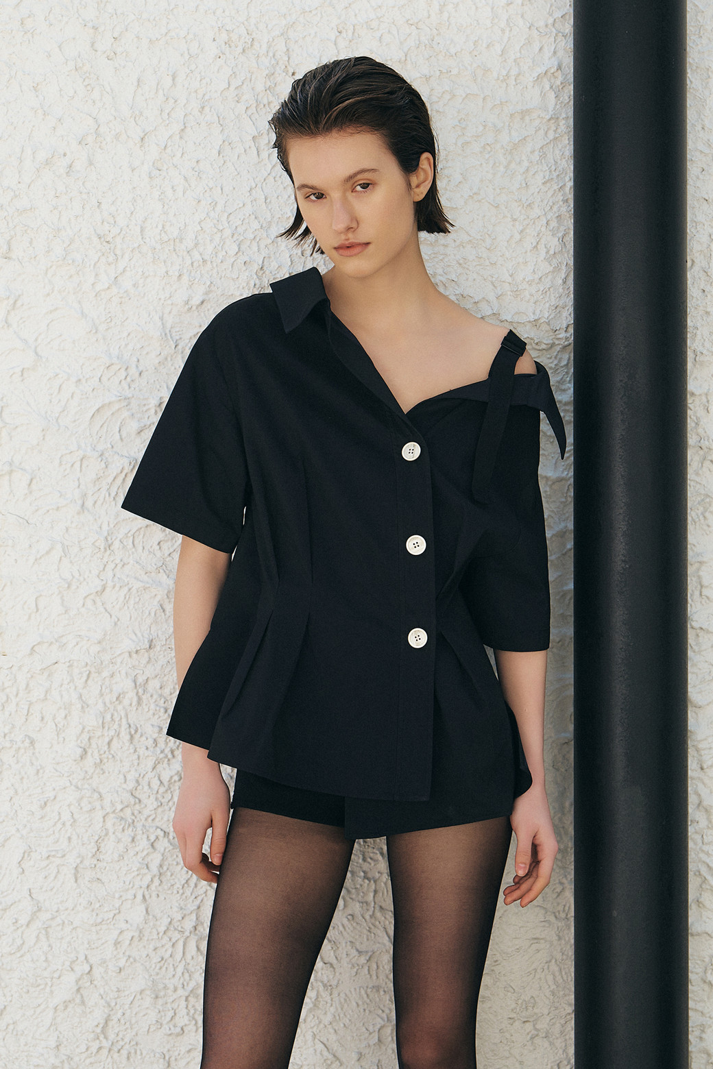 LUCKY CHOUETTE - 블라우스/셔츠 - Shoulder Strap Half Sleeve Blouse
