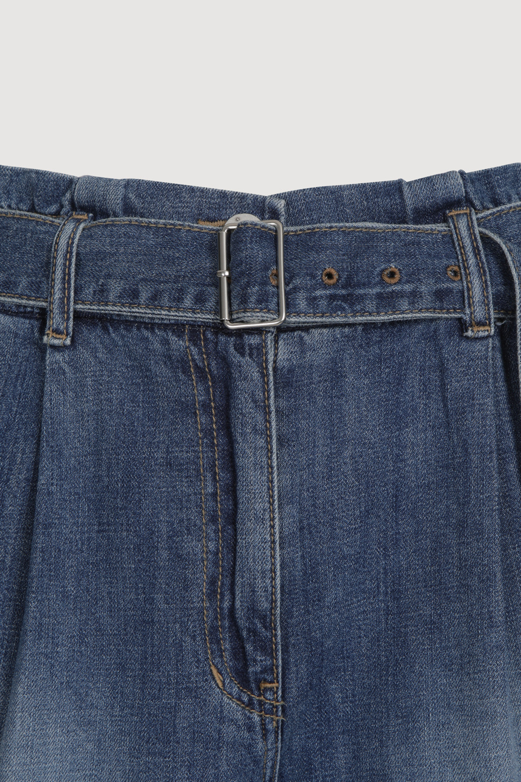LUCKY CHOUETTE - 쇼트팬츠 - [Re-Order] Tuck Denim Shorts (With Belt)