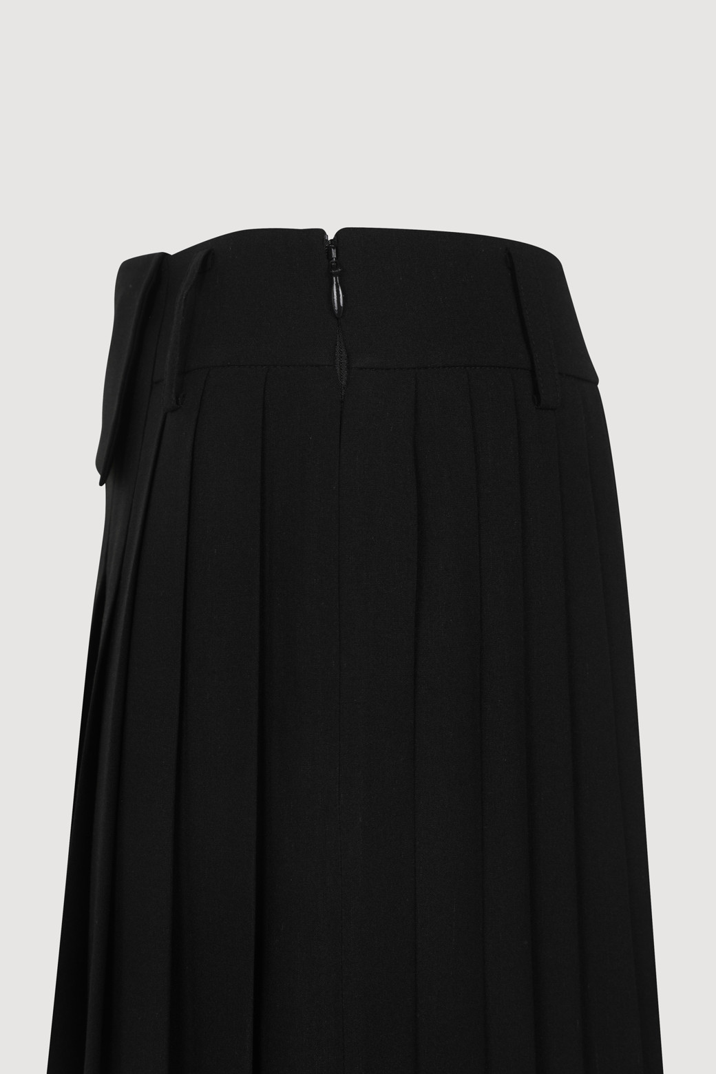 LUCKY CHOUETTE - 롱스커트 - Waist Point Pleats Long Skirt (With Belt)