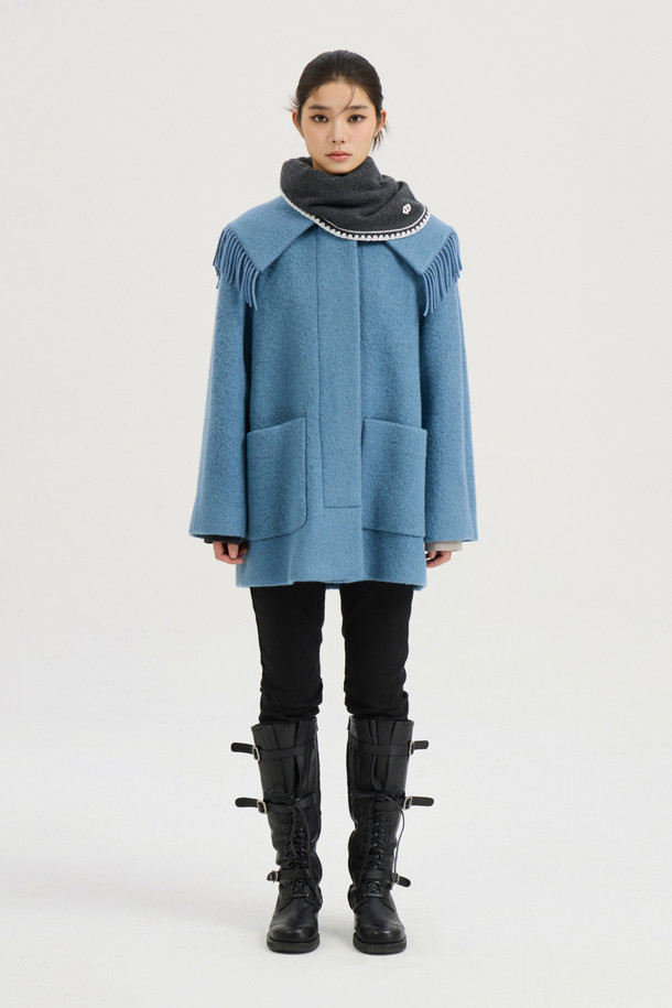 LUCKY CHOUETTE - 코트 - Collar Fringe Half Coat (blue)