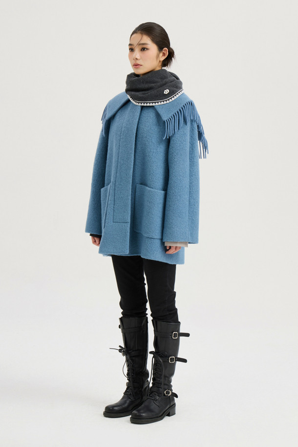 LUCKY CHOUETTE - 코트 - Collar Fringe Half Coat (blue)