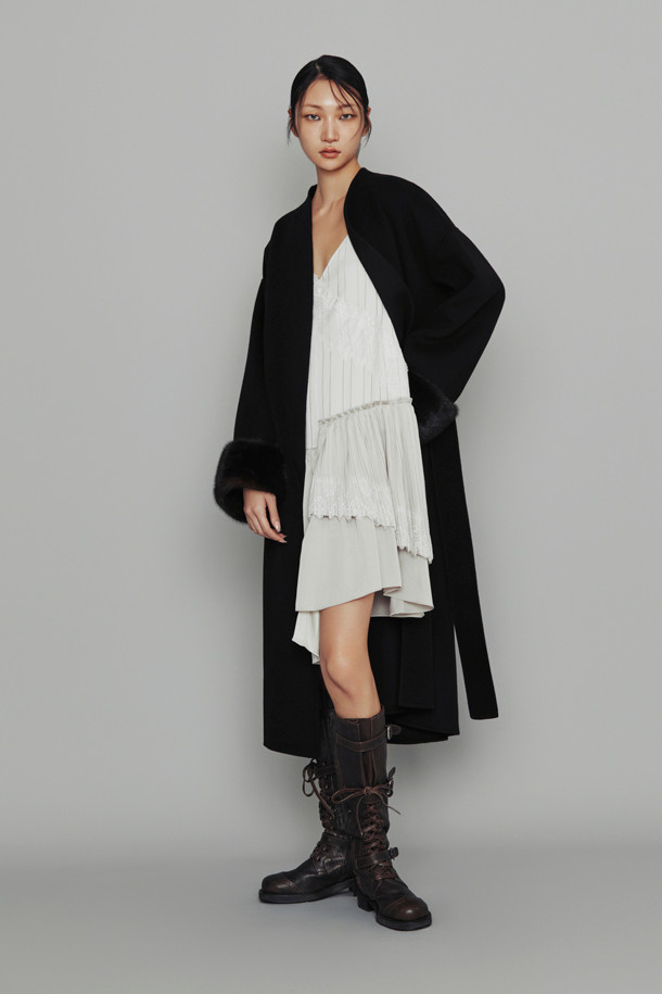 LUCKY CHOUETTE - 코트 - [Atelier] Handmade Detachable Fur Sleeve Belt Long Coat (black)