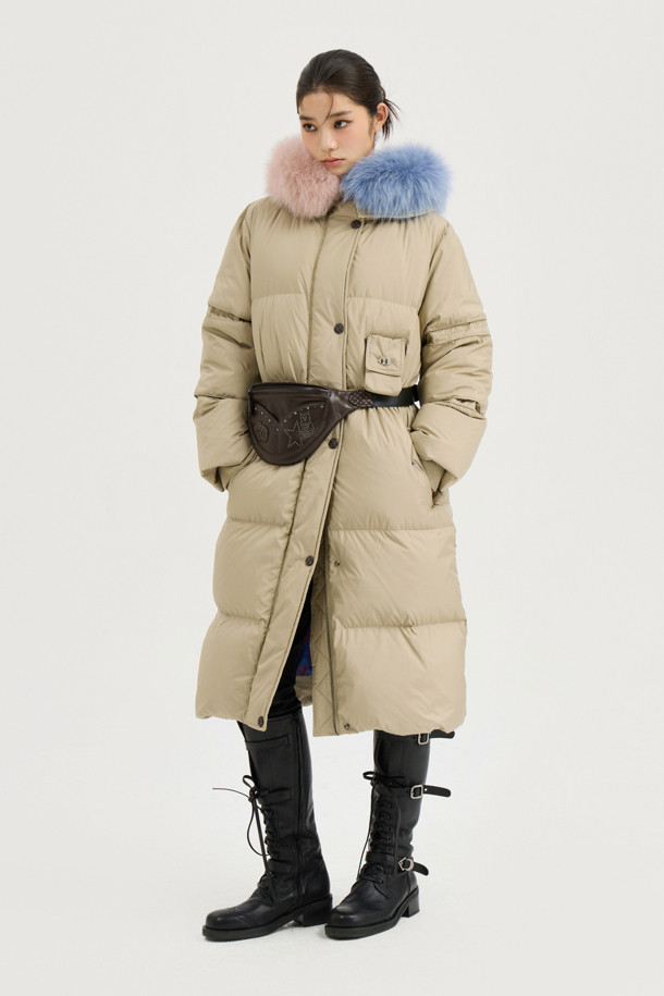 LUCKY CHOUETTE - 패딩 - [Atelier] Color Block Fox Trimming Long Goose Down Coat (light khaki)