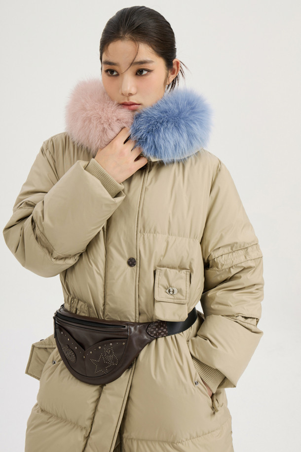 LUCKY CHOUETTE - 패딩 - [Atelier] Color Block Fox Trimming Long Goose Down Coat (light khaki)