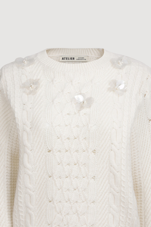 LUCKY CHOUETTE - 스웨터 - [Atelier] Cable Flower Detail Knit Pullover (ivory)