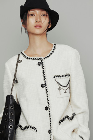 [Atelier] No-collar Tape-decorated Tweed Half Jacket (ivory)