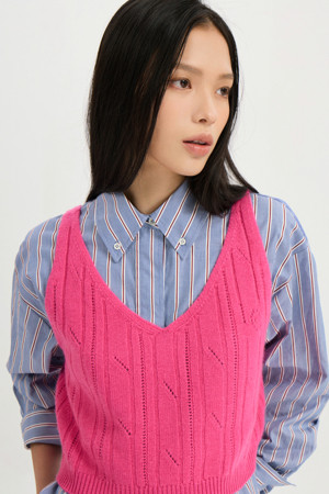 Cable Cashmere Cropped Sleeveless Knit Pullover (pink)