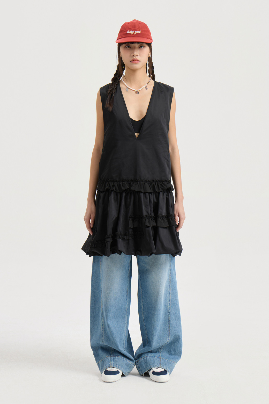 LUCKY CHOUETTE - 민소매 원피스 - V Neck Frill Mini Dress (black)