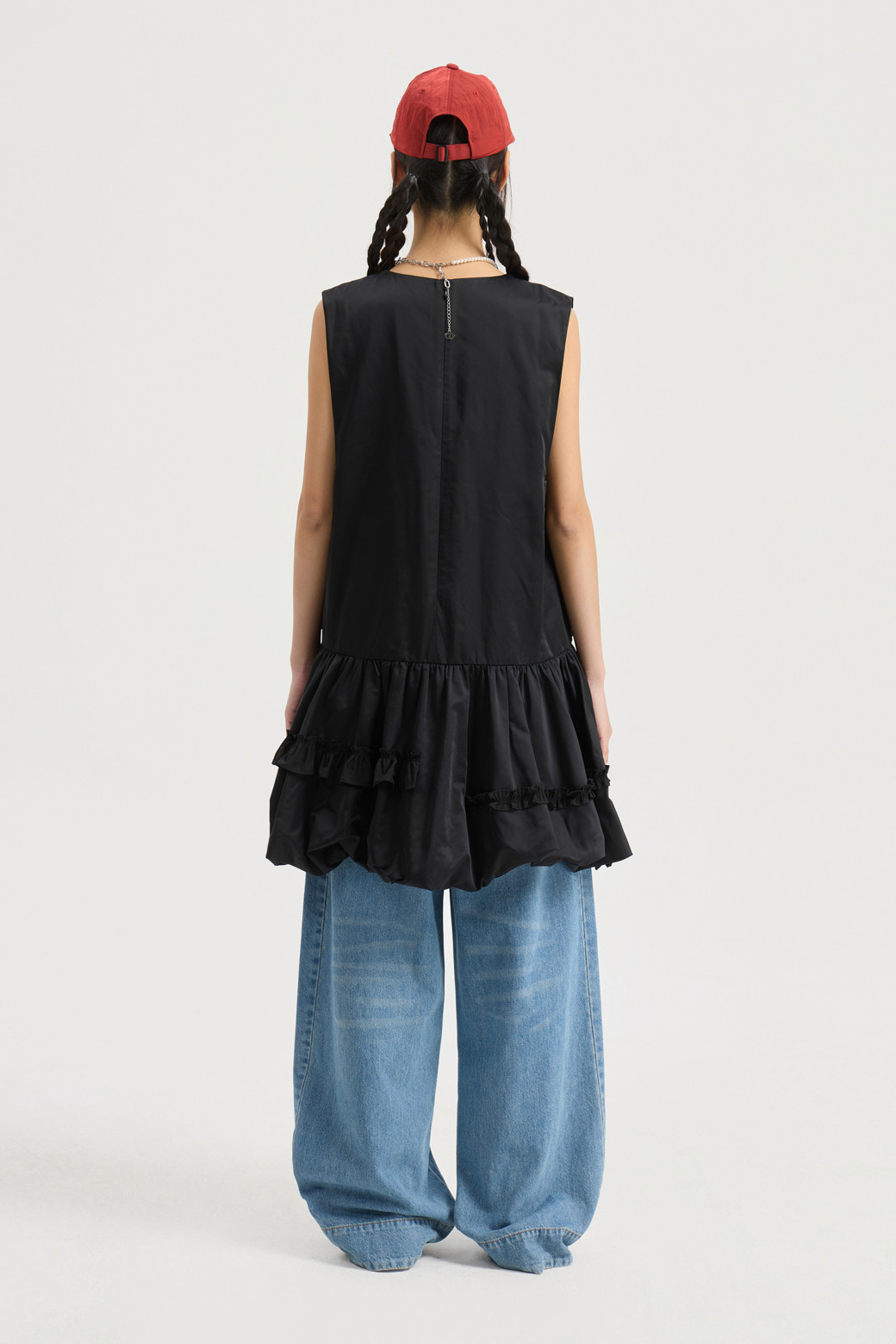 LUCKY CHOUETTE - 민소매 원피스 - V Neck Frill Mini Dress (black)