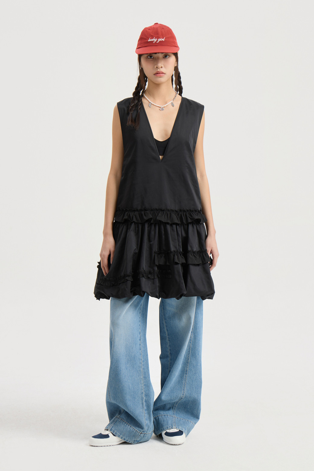 LUCKY CHOUETTE - 민소매 원피스 - V Neck Frill Mini Dress (black)