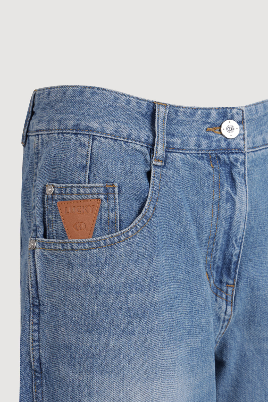 LUCKY CHOUETTE - 롱/미디팬츠 - Wappen Point Back Banding Denim Pants (blue)