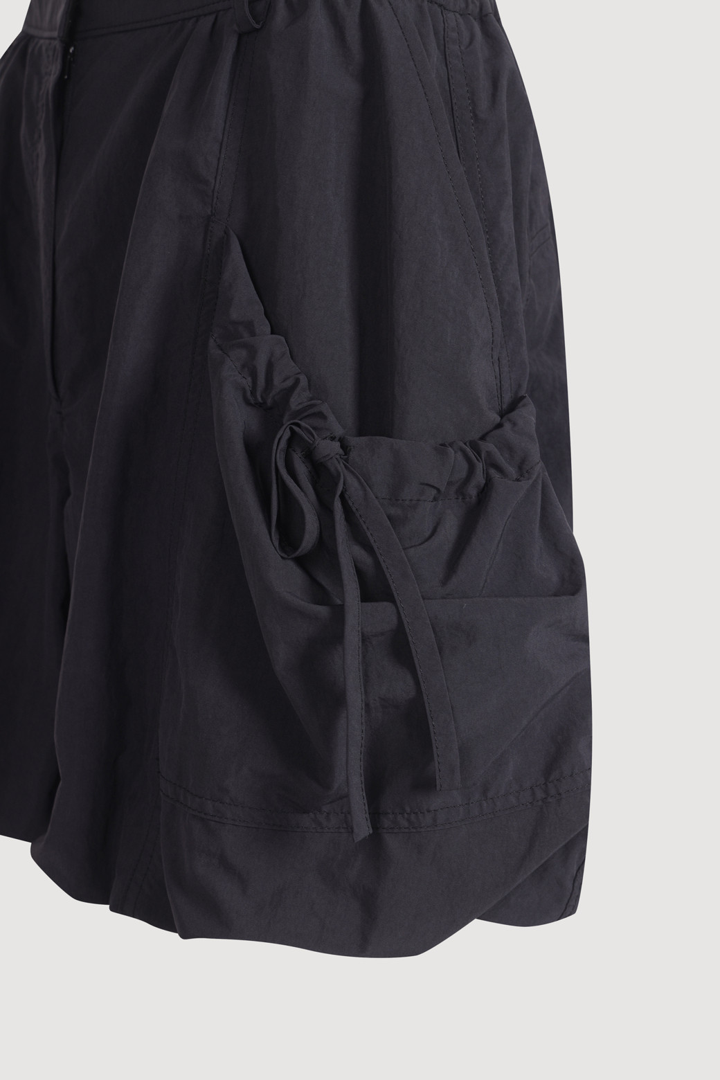 LUCKY CHOUETTE - 쇼트팬츠 - Pocket Point Back Banding Shorts (black)