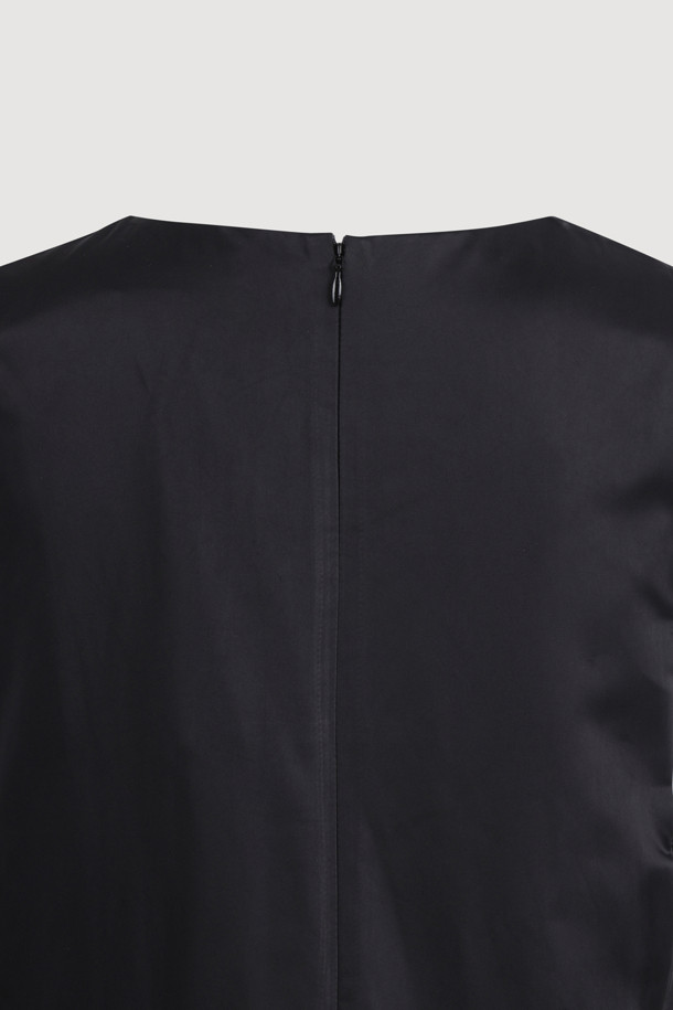 LUCKY CHOUETTE - 민소매 원피스 - V Neck Frill Mini Dress (black)