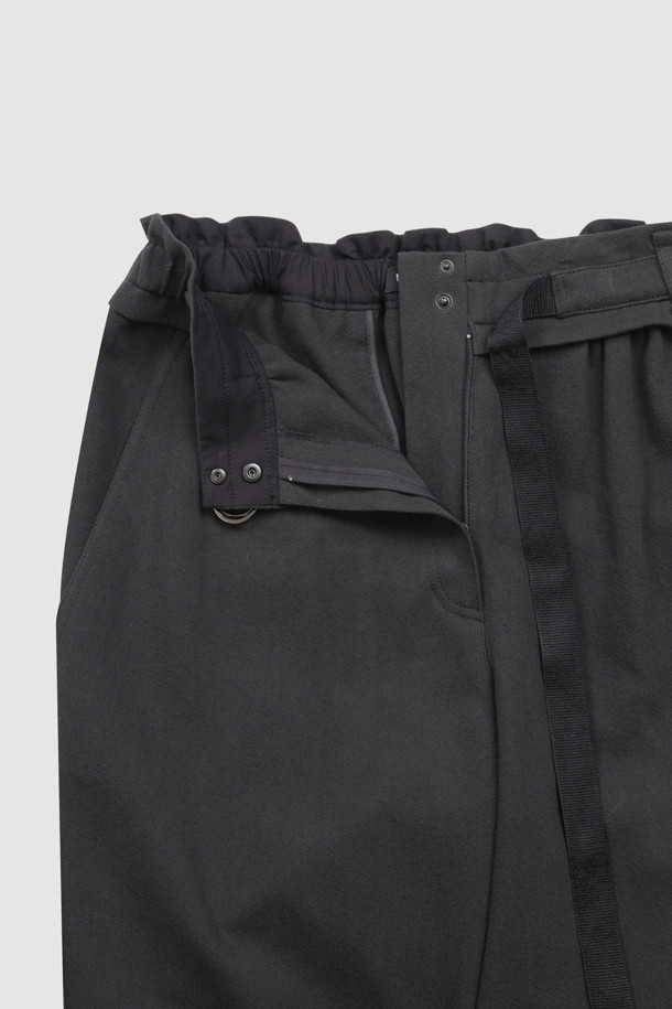 LUCKY CHOUETTE - 롱/미디팬츠 - Incision point Backbanding Pants (fabric belt) (dark grey)